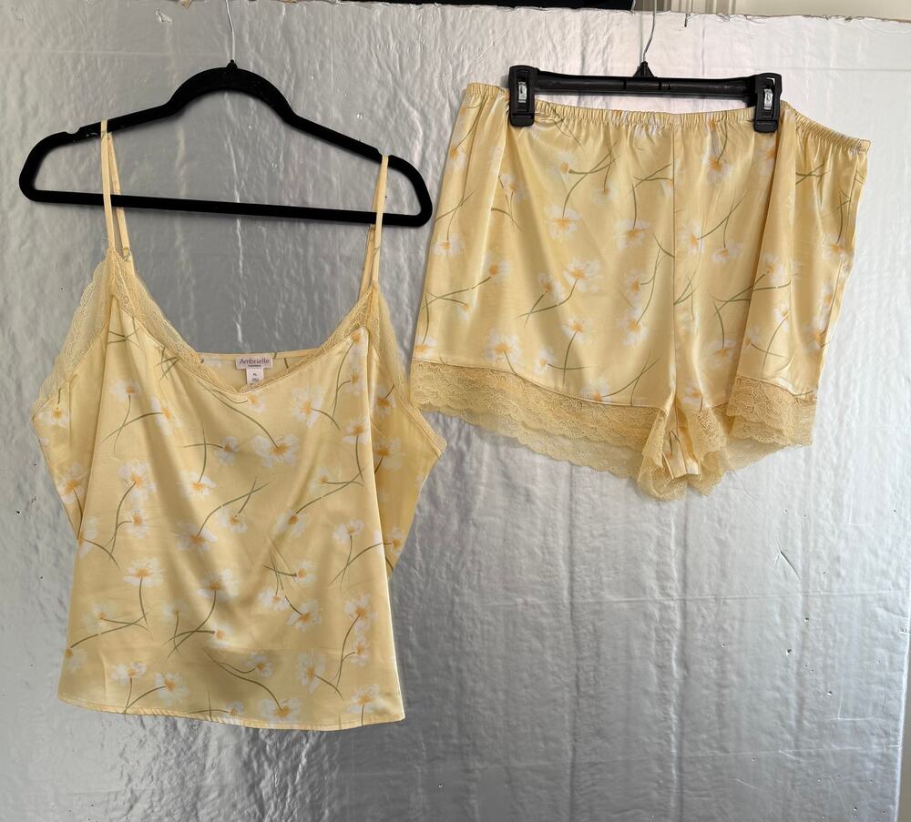 Ambrielle XL Yellow Floral Satin Camisole Shorts Pajama Set NWOT